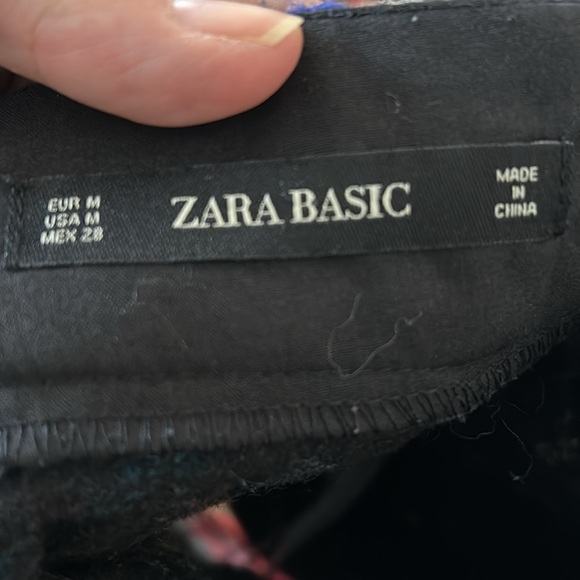 ZARA BASIC - embroidered knit mini skirt straight floral multicolor size medium - Picture 5 of 6